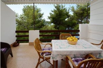 Croaţia Privát Prižba, Exteriorul